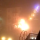 Auto incendiate: i Vigili del Fuoco intervengono in piazza San Francesco e vengono investiti da un'esplosione