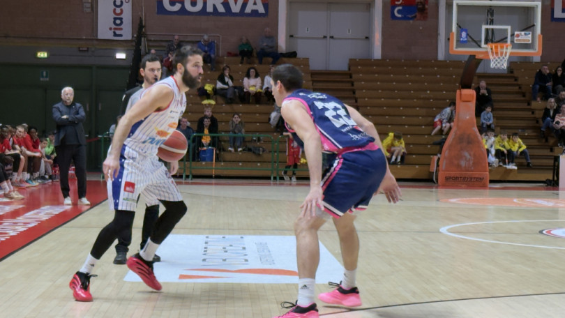 Al “PalaEnergica” Orzinuovi si impone sulla Novipiù con il punteggio di 81-90