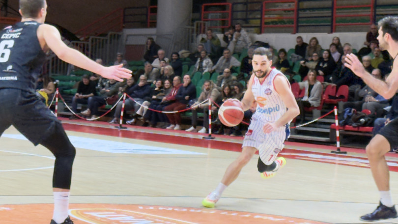 Al “PalaEnergica” il 2026 inizia con una vittoria pesantissima: la Novipiù s'impone per 72-63 sulla Siaz Piazza Armerina