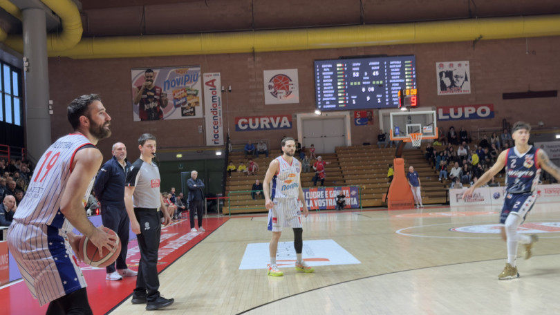 Il primo atto della serie-salvezza fra Novipiù e Loreto Pesaro è dei marchigiani: 70-62 il finale al “Pala Megabox”