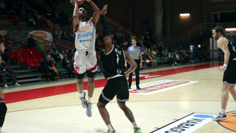 La capolista Trapani Shark passa in scioltezza al “PalaEnergica”: 67-78 il finale