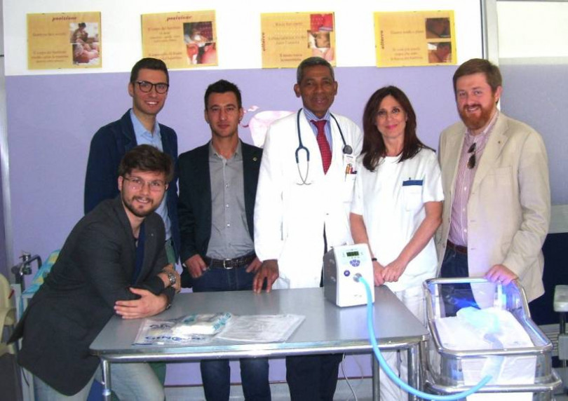 Una lampada di fototerapia per il nido del Santo Spirito di Casale