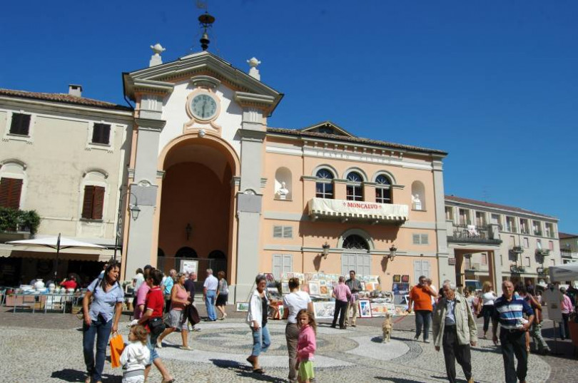 Antiquariato e festa della donna a Moncalvo, Gran Carnevalone a Trino