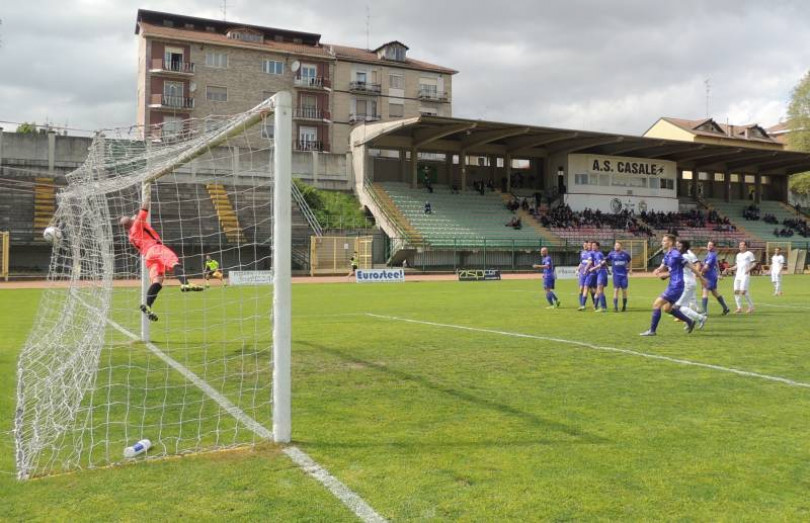 Il Casale batte di rigore il Gozzano e aggancia la seconda posizione in classifica. Pari fra Luese e PastorStay