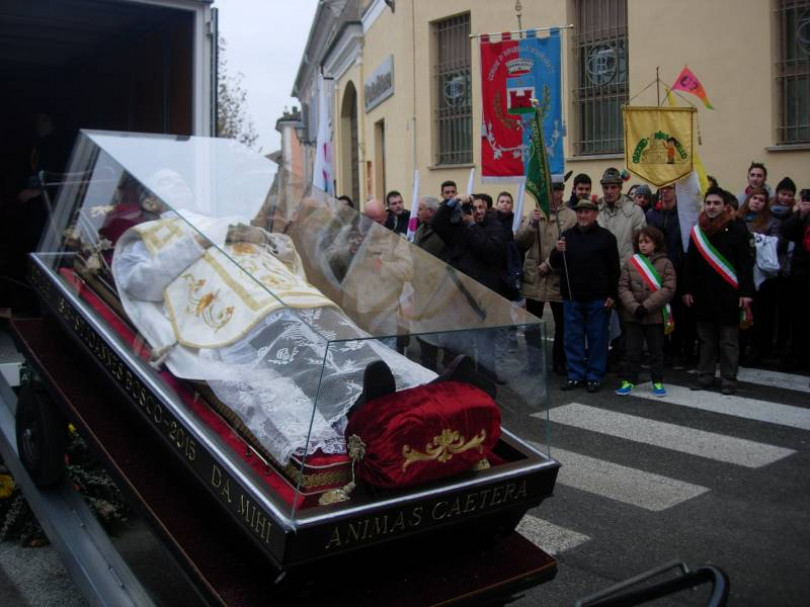 L'urna di Don Bosco arriva in Monferrato: l'inizio venerdì a Lu e a Mirabello, poi sabato e domenica a Borgo e a Casale (Duomo con ordinazione diaconale e  rinnovo dei voti dei Salesiani cooperatori)