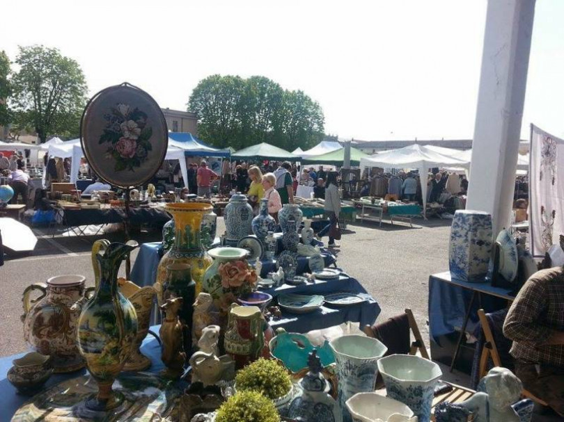 Mercatini, Festa del Vino, doppio “Camminare” e anche la corsa dei buoi