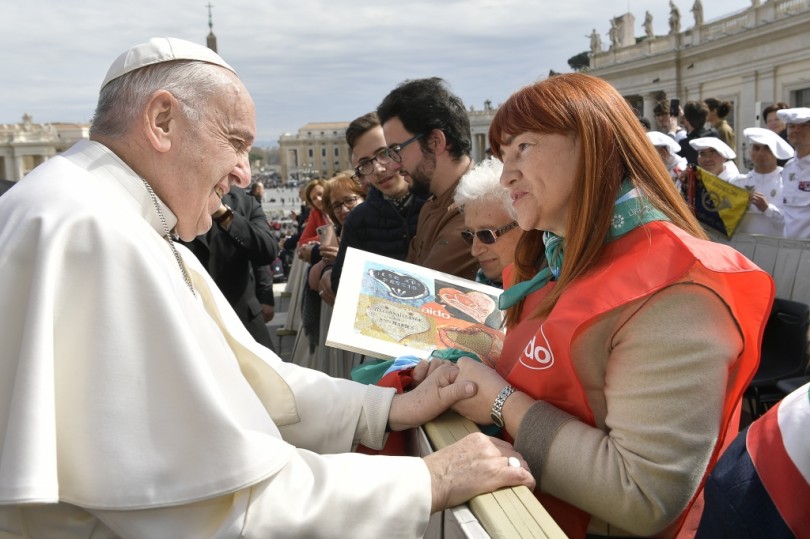 Papa Francesco benedice i volontari AIDO