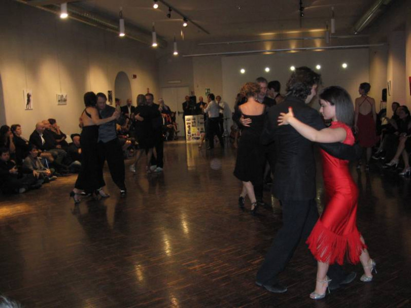 Il Papa e il... tango! In centinaia al castello per il secondo Festival