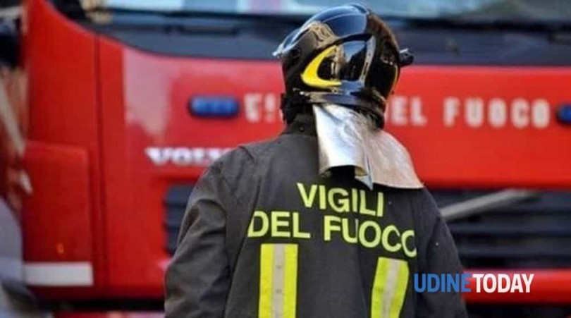 A fuoco un autocarro sull'autostrada A26