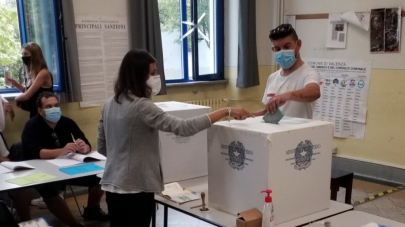 Valenza al voto: buona affluenza, ottimo servizio dei volontari