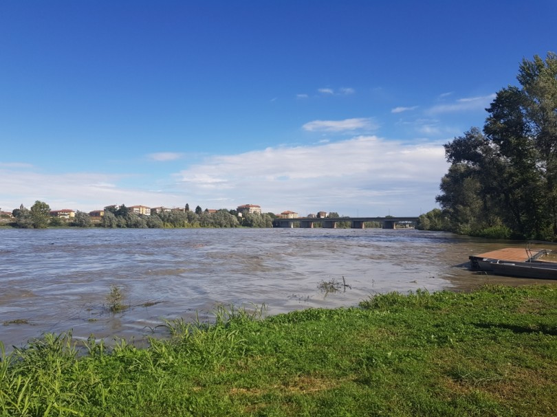 Il Po troppo pericoloso. Il reality slitta di una giornata