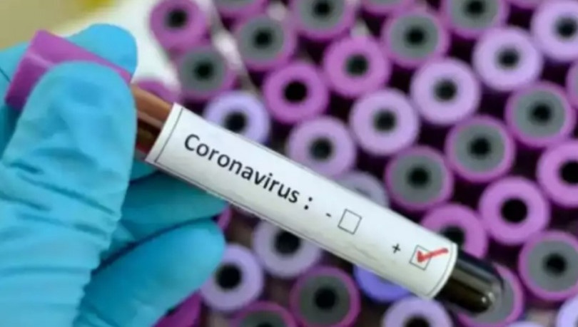 Casi Covid: ancora in forte diminuzione