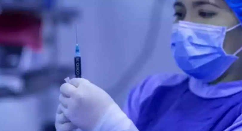 Dal 26 aprile quarta dose per gli over 80 non fragili anche in farmacia