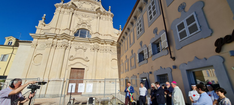 La facciata restaurata di Santa Caterina