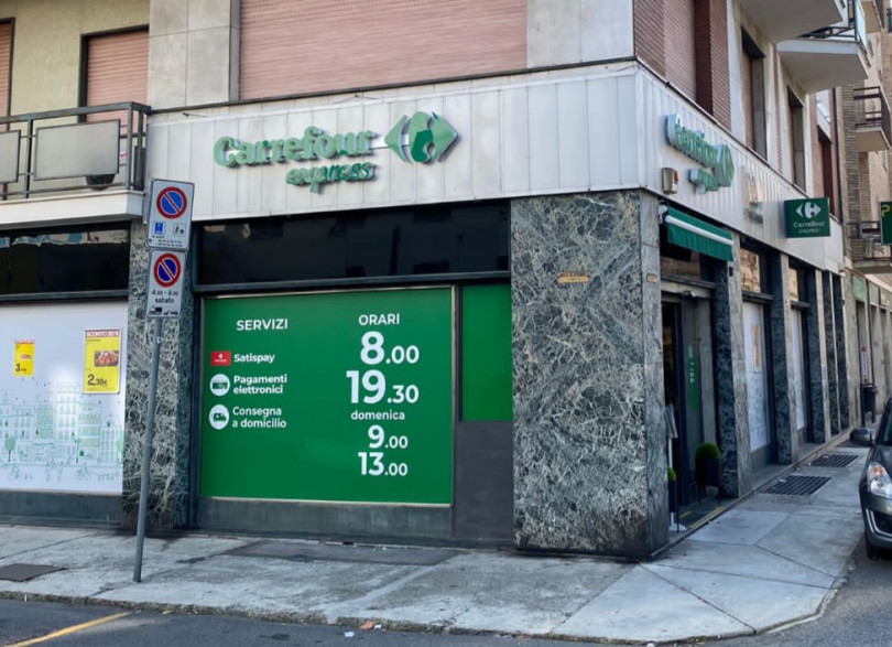 Furto nel supermarket Carrefour di piazza della Posta. È opera della solita banda?