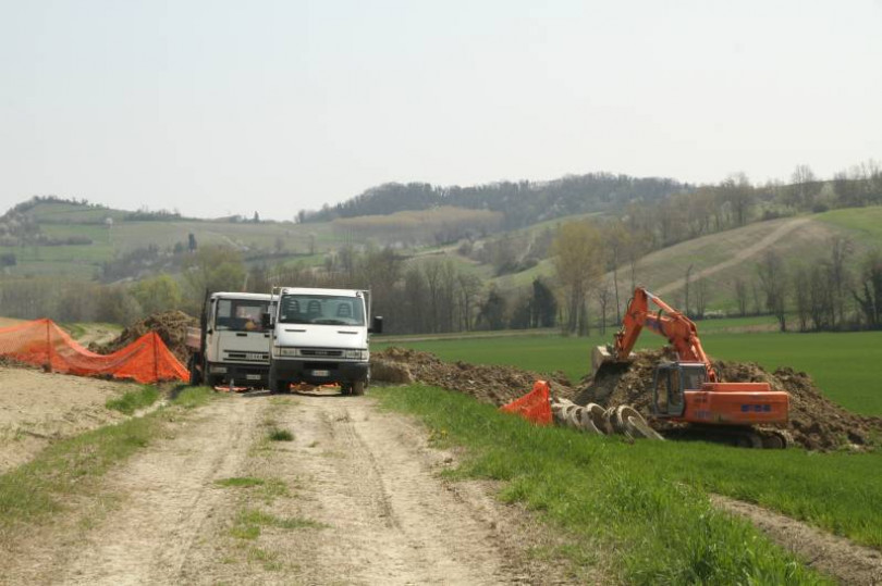Scoppia un tubo dell’Acquedotto: tredici paesi rimasti senz’acqua