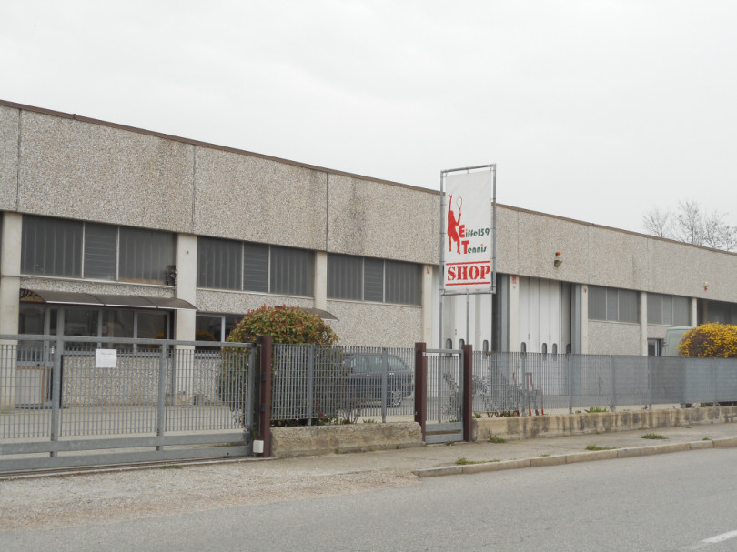 Casale: i ladri cercano denaro nell’azienda del tennis