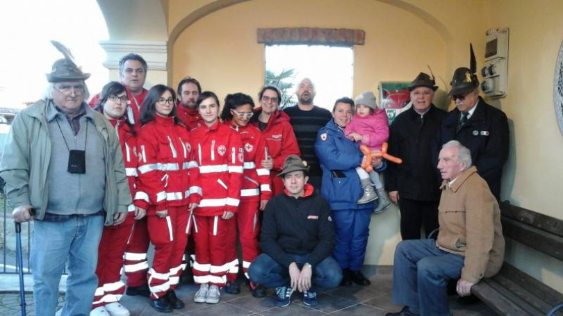 Coniolo Comune cardioprotetto con il defibrillatore installato grazie agli Alpini e alla CRI di Casale