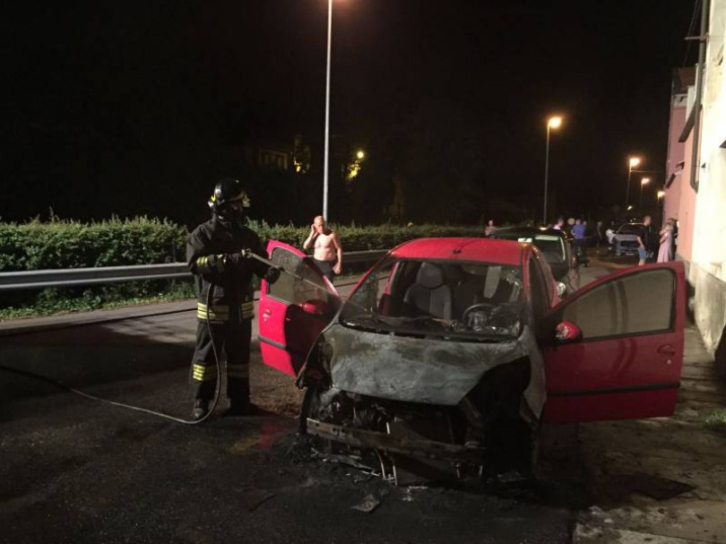 Due auto incendiate a Casale Monferrato