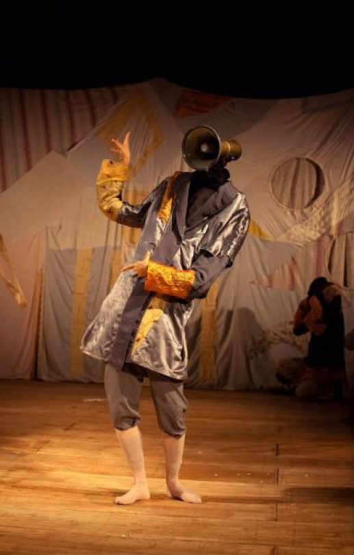 Teatro: il circo stravagante apre la “stagione” del Municipale di Casale