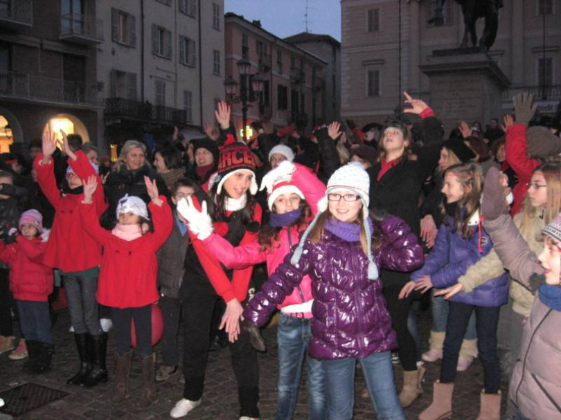 Ballo in piazza Mazzini per dire no alla violenza sulle donne
