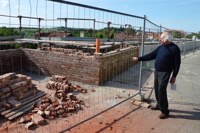 Altavilla, fanno discutere i lavori alla cinta muraria