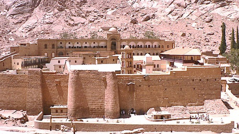 Antichi tesori dal primo scalo di Sharm el Sheik - Monastero baluardo della cristianità, spiagge, yacht e... cammello