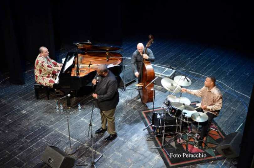 Kevin Mahogany ipnotizza e affascina il pubblico del Sociale