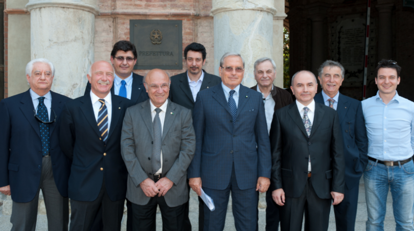 Gli artigiani hanno consegnato le chiavi delle loro attività al prefetto