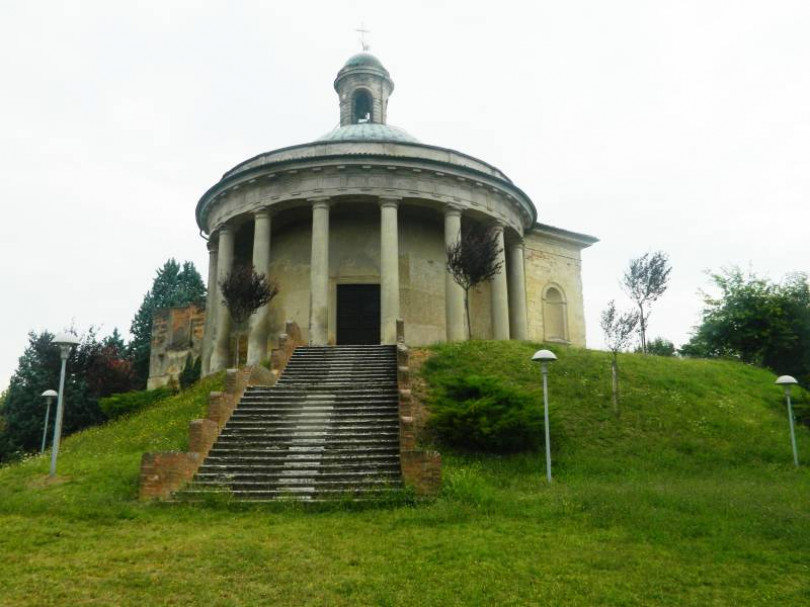 La scalinata di Madonna delle Grazie a Casorzo