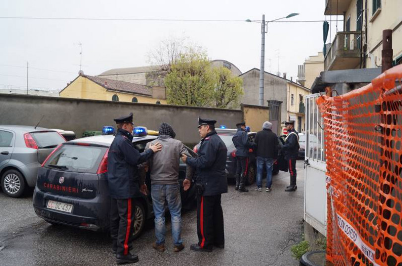 Furto in casa: i Carabinieri arrestano due giovani
