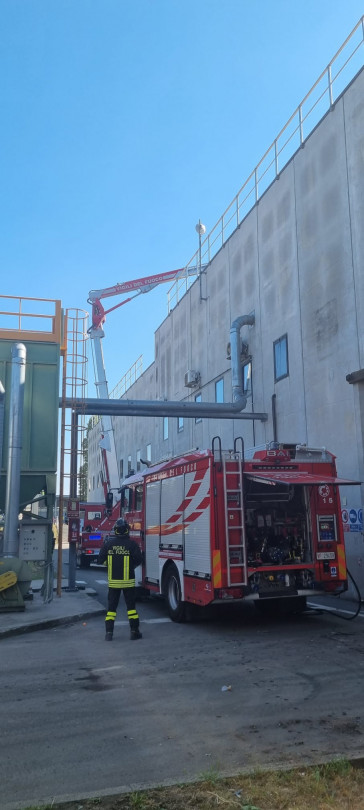 Principio di incendio alla discarica Bazzani