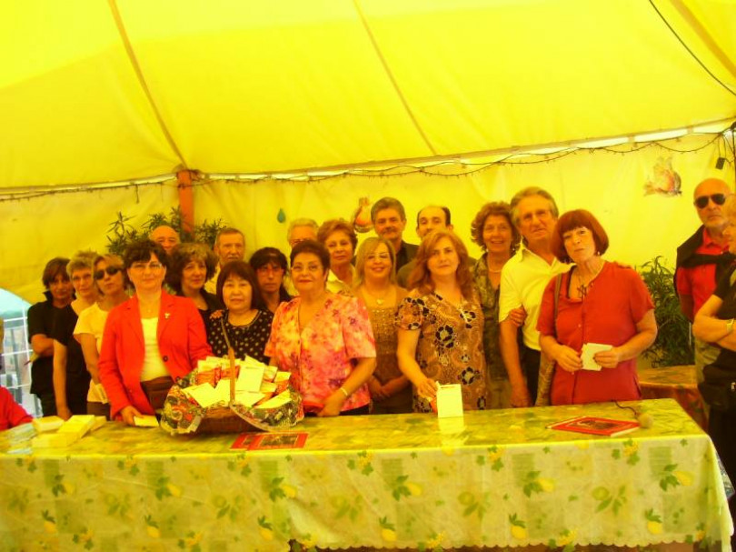 “Passeggiare poetando” festa letteraria di Odalengo Piccolo: convegno sulla scrittura del romanzo, premio alla carriera per Romanelli