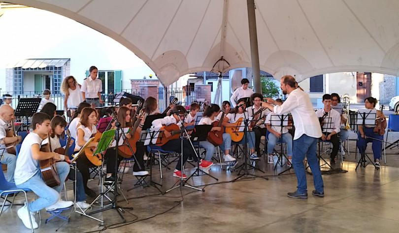 La prima parte del campus con chitarre e percussioni