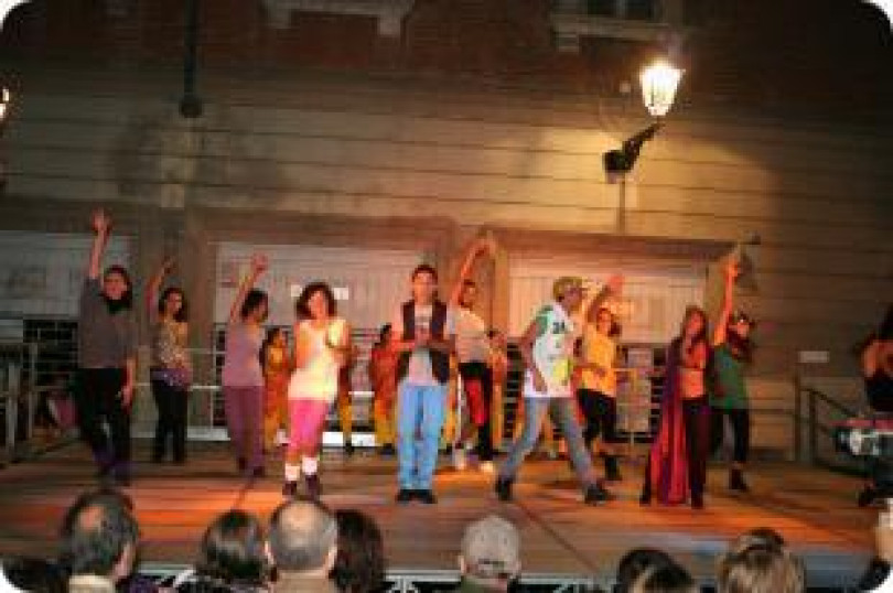 Notte Rosa - Affollati ristoranti e bar - Guarda il video in mediacenter