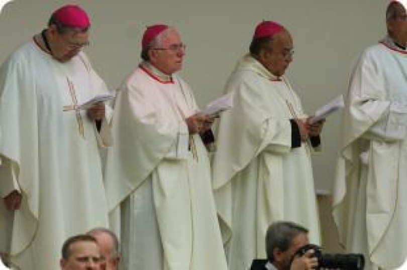 Il papa e l'abbraccio del Piemonte domenica a Torino - Ai giovani l’invito del beato Piergiorgio Frassati a “vivere e non vivacchiare”- Sindone: icona del Sabato Santo