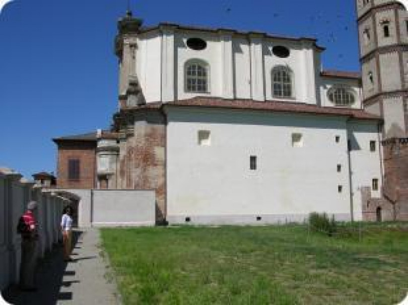 Si salva la chiesa dell'insigne abbazia