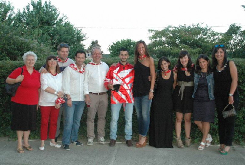 Moncalvo, impazza il Palio! Il fantino Andrea Chessa in gara alla corsa equestre di Asti
