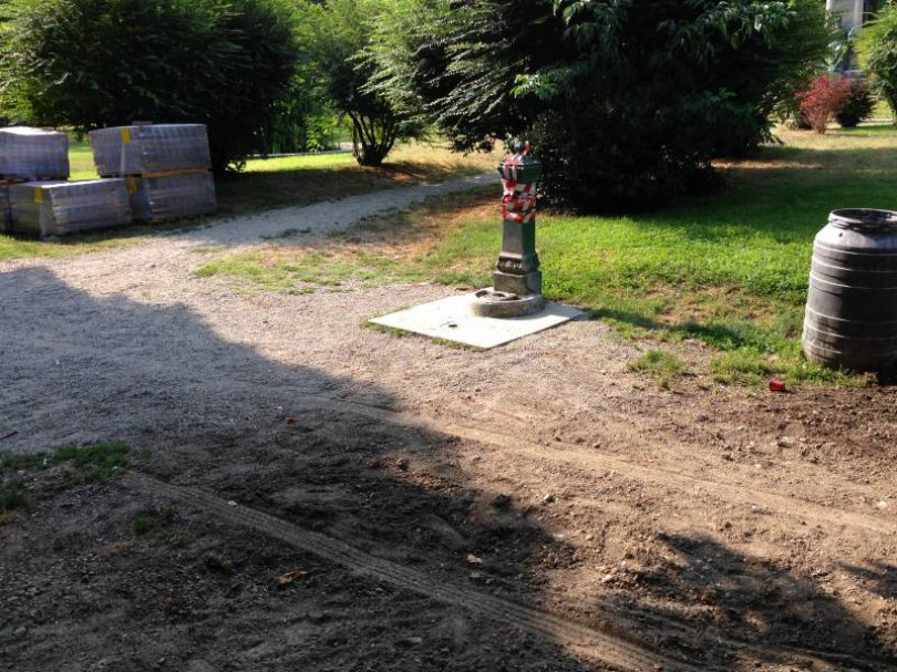 Temporaneamente fuori uso la fontanella dei giardini