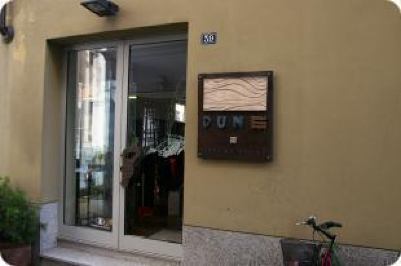 Continuano le spaccate: altri due colpi in città - Poi una rapina in piazza Venezia - Furti a Morano