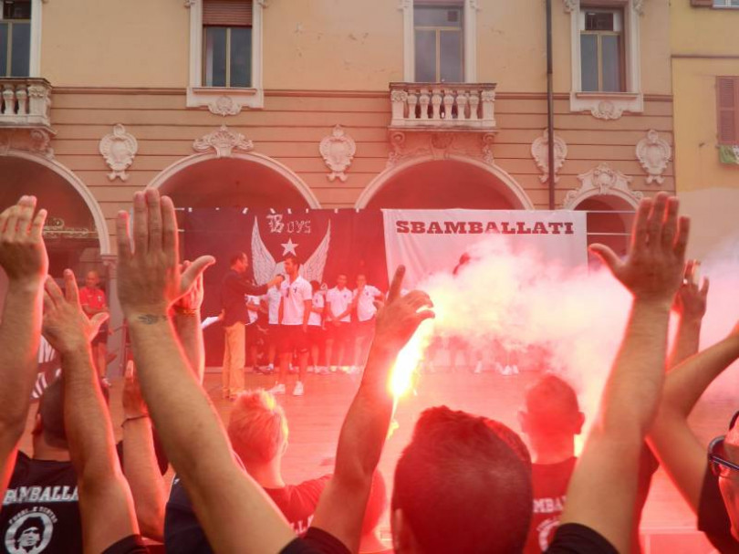 Calciomercato allucinante: i neri nell'ultimo giorno fanno incetta di giocatori. Ora tocca a Buglio ...