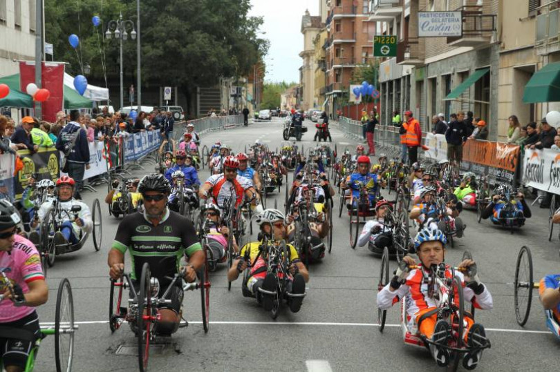 Handbike: la gara fino all’ex quartiere dell’Eternit