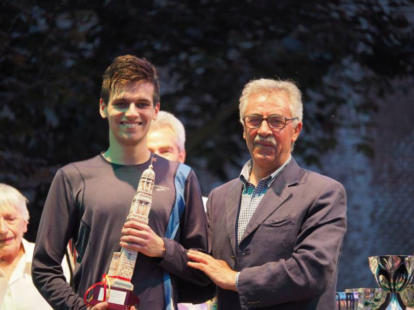 Grande festa per la Stracasale. La gara è stata vinta dal diciassettenne Simone D’Ambrosio. Vendute 5400 magliette: un record!