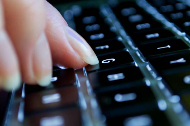 «La mia vita rovinata da un incontro sui social network»: la testimonianza di una casalese