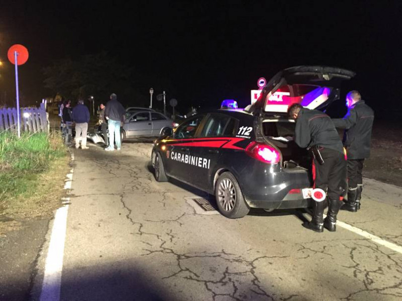 Sbatte in auto contro il passaggio a livello: muore un pensionato