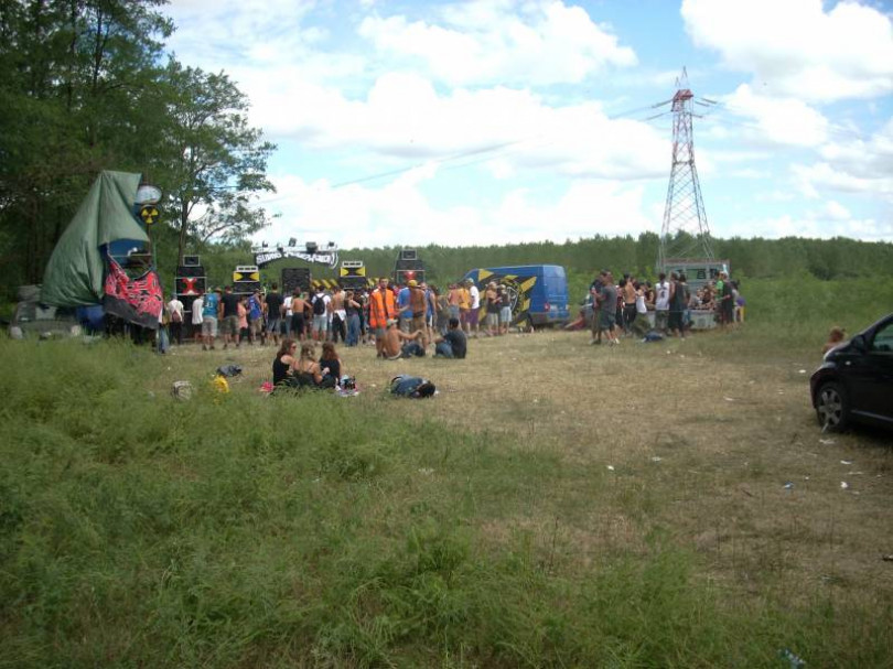 Andavano al rave party con la droga: arrestati