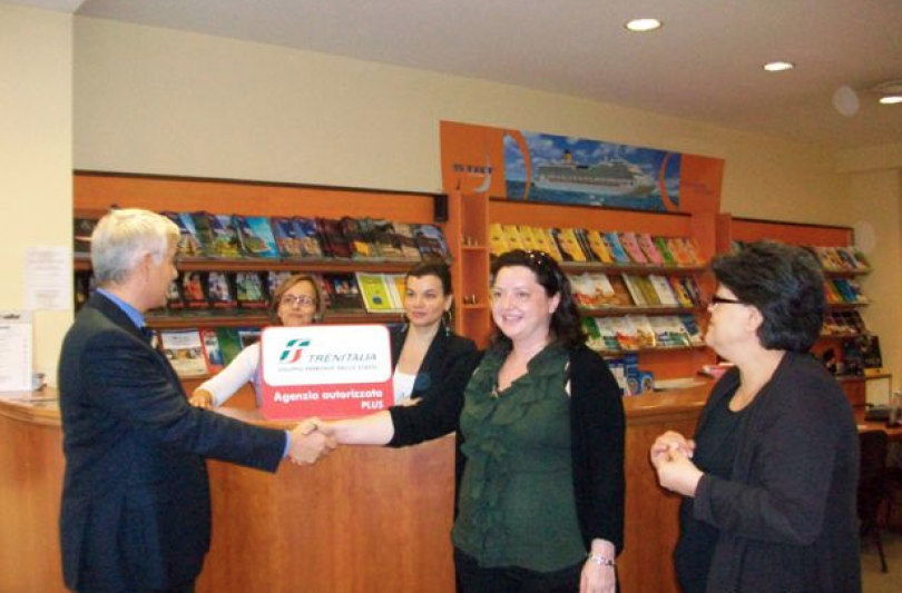 I biglietti ferroviari? Si comprano anche in centro - Cerimonia con Trenitalia