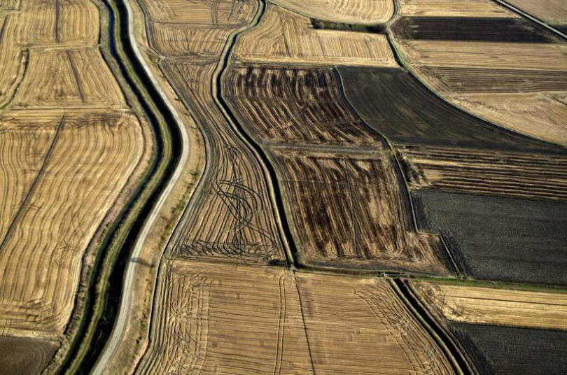 “Monferrato Earthscapes. L’arte del paesaggio” con le fotografie di Mark Cooper