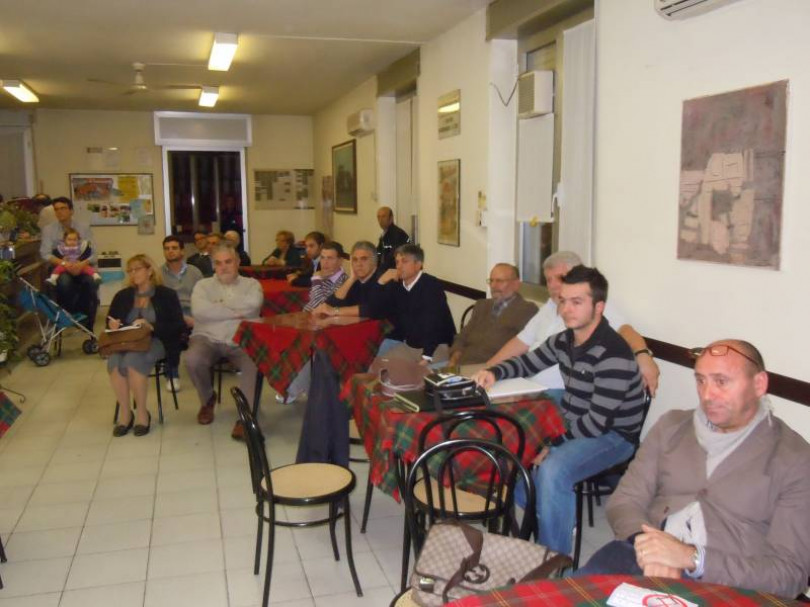 Servono più aiuti per il commercio: «Il Comune tuteli i piccoli di fronte alla grande distribuzione»