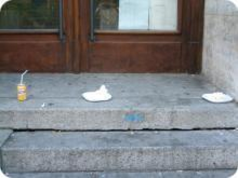 Sporcizia davanti al Liceo Classico: soluzioni cercansi